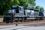 NS 6425 approaches Henderson Street on local E38 